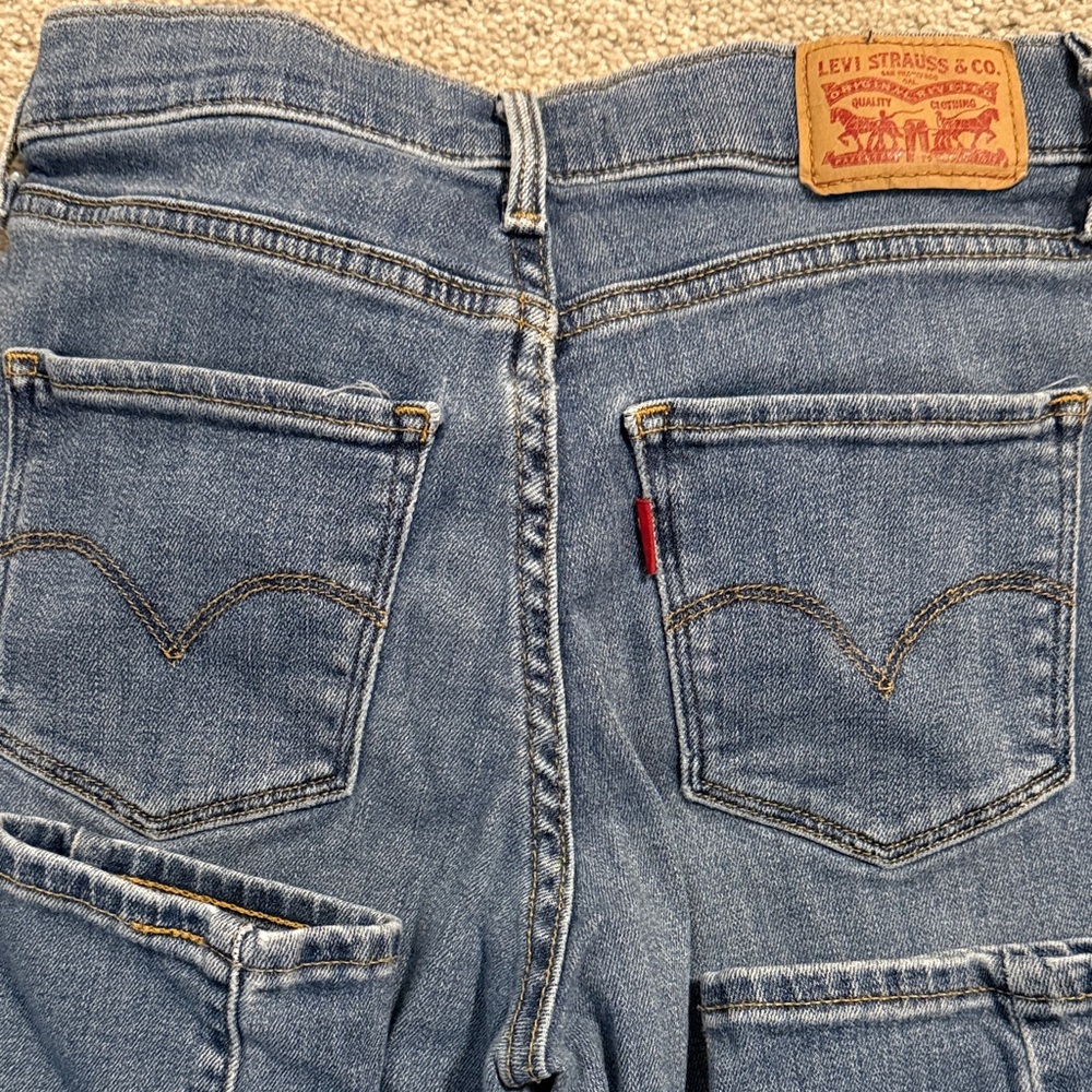 Levi's Classic Blue Jeans with Leather Patch